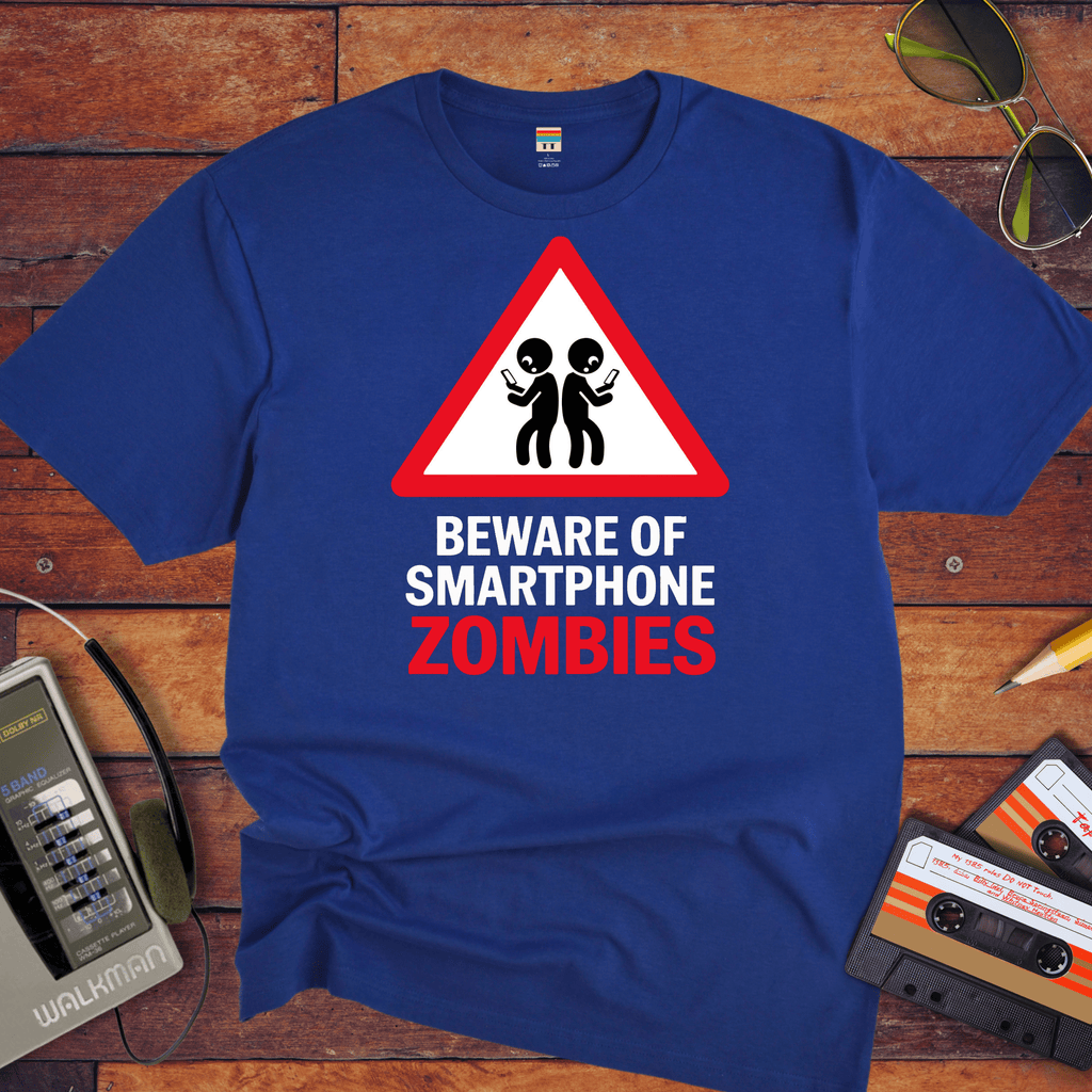 "Beware of smart phone zombies" T-Shirt