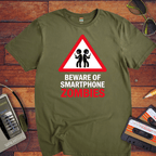 "Beware of smart phone zombies" T-Shirt